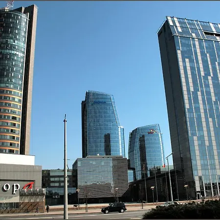 & Апартаменти