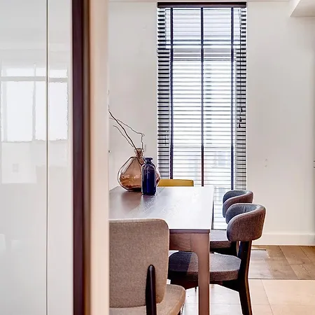 Апартаменти & *